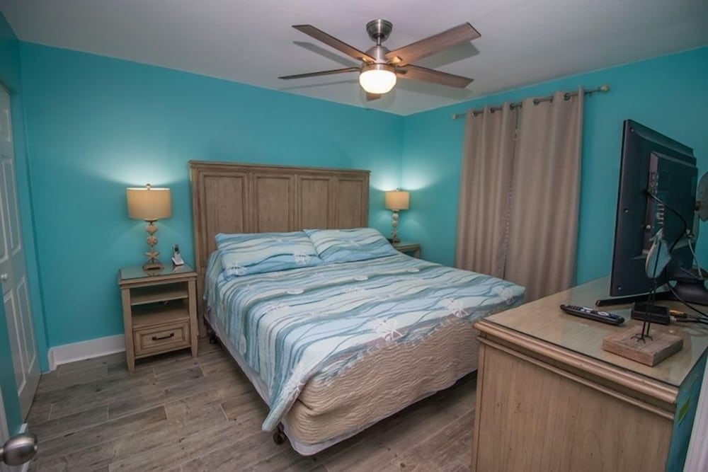 Pelican Beach 1110 1 Bedroom Condo by Pelican Beach Management view 3