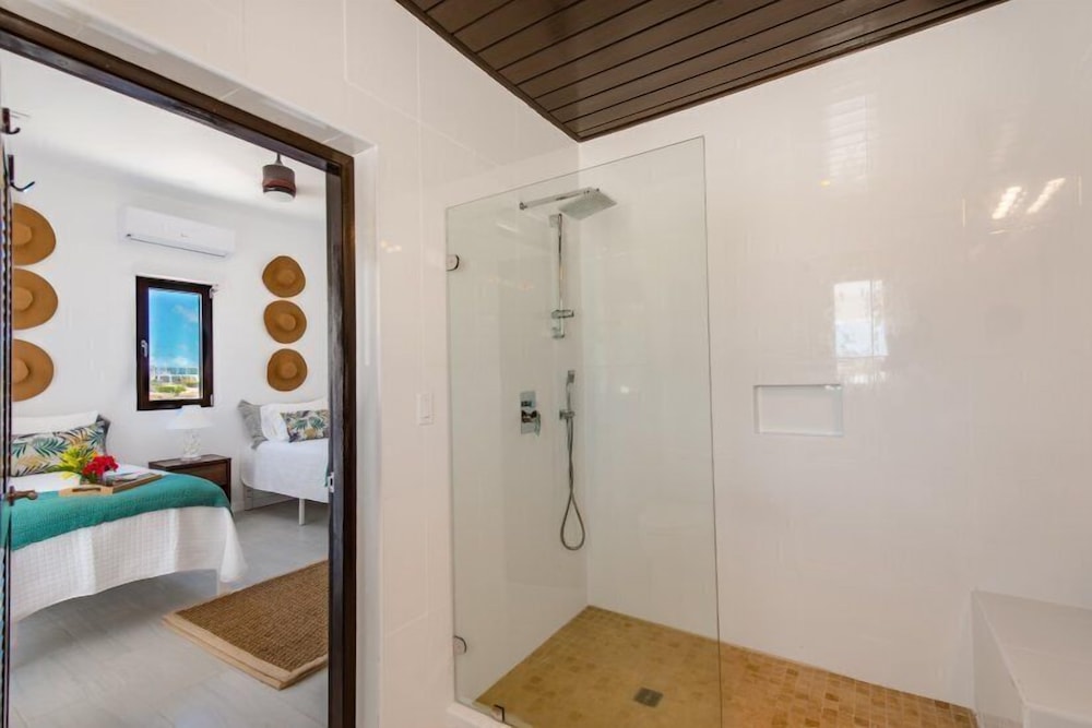 Villa Pelican Bay