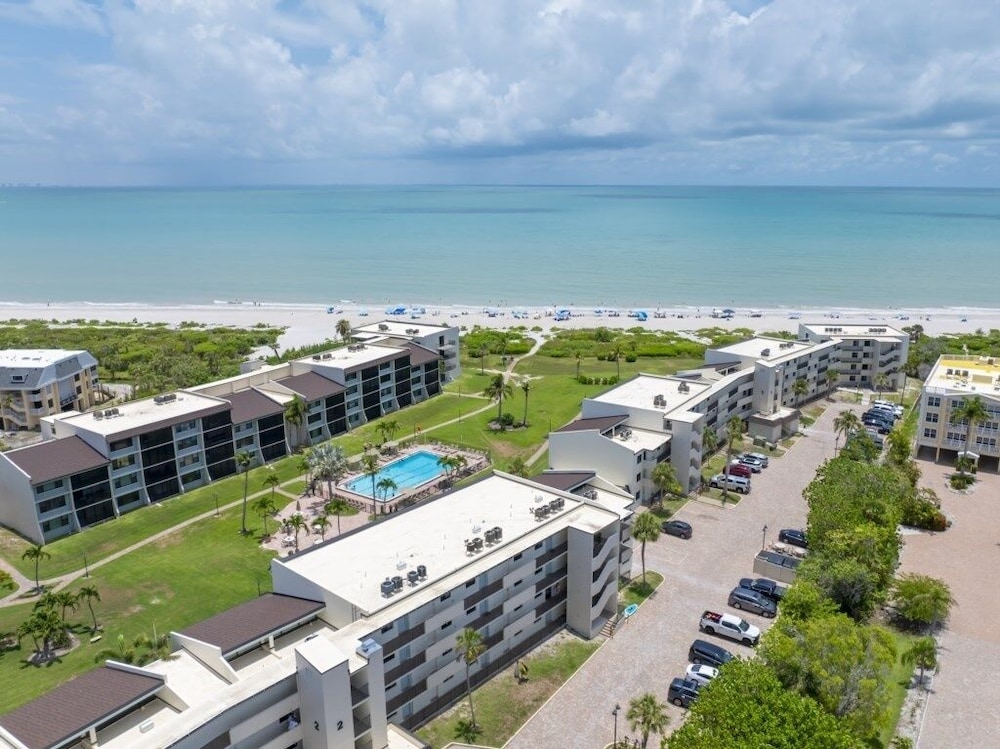 Loggerhead 424 2 Bedroom Condo by RedAwning view 5