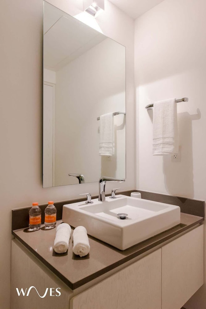 2 Br. Steps Away From the Beach Heated Pool