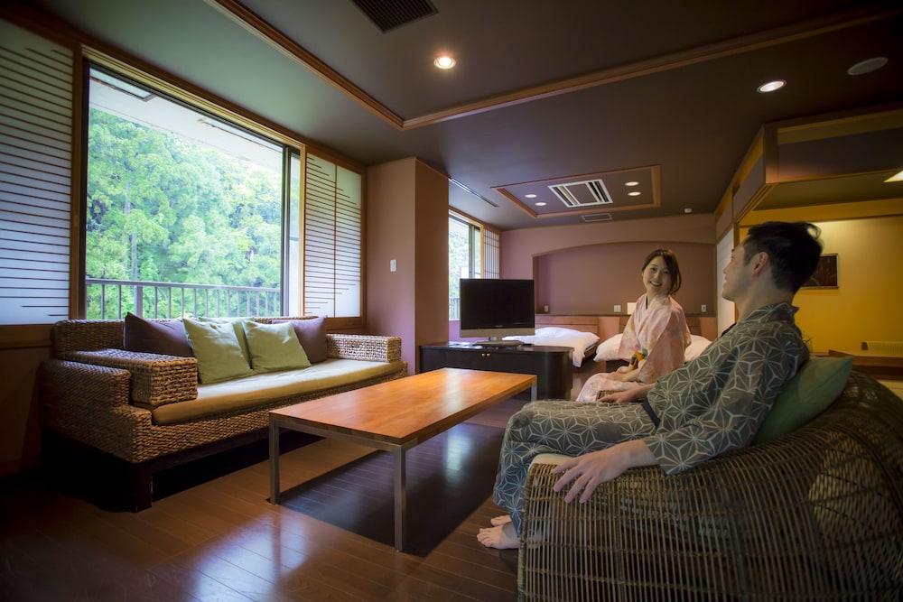 Yamanaka Onsen Ohanami Kyubei