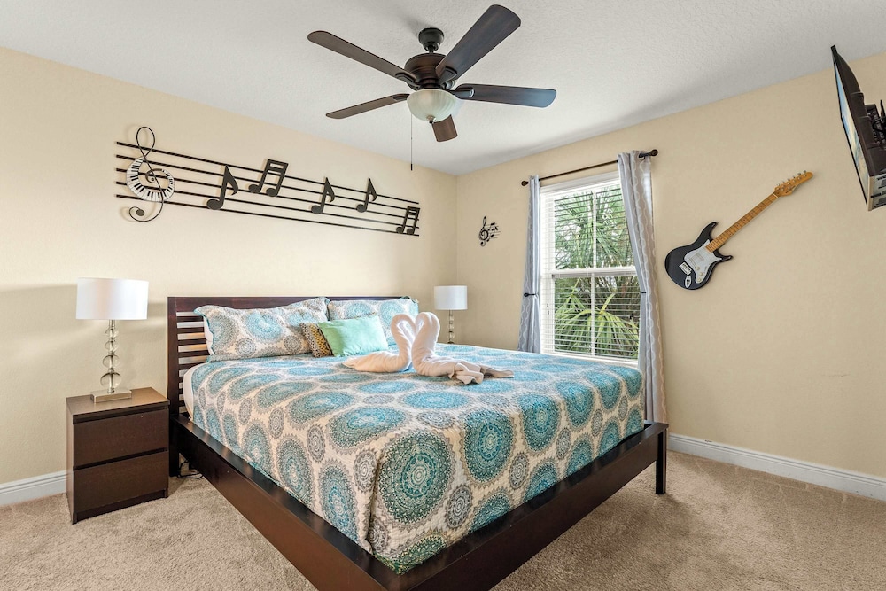 Solterra Bliss - Resort Stay for 13 w/ Pool, Hot Tub & Game Room