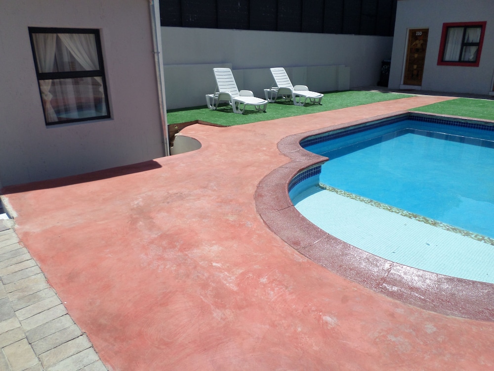 Johannesburg Vacations - DJ Guest Lodge - Property Image 8