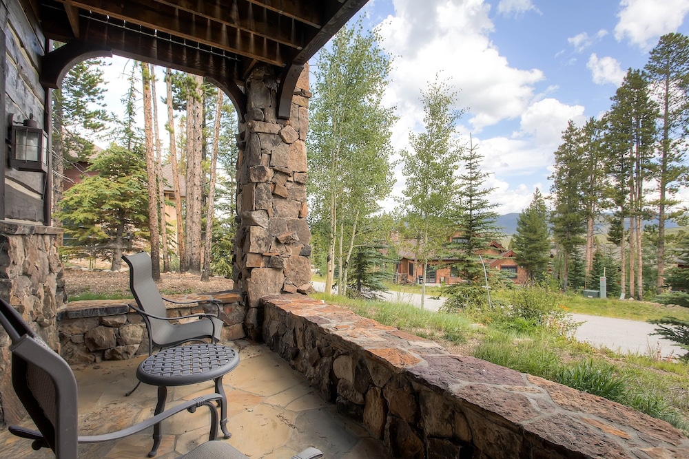 Ski Bridge Lodge - Ski In / Ski Out