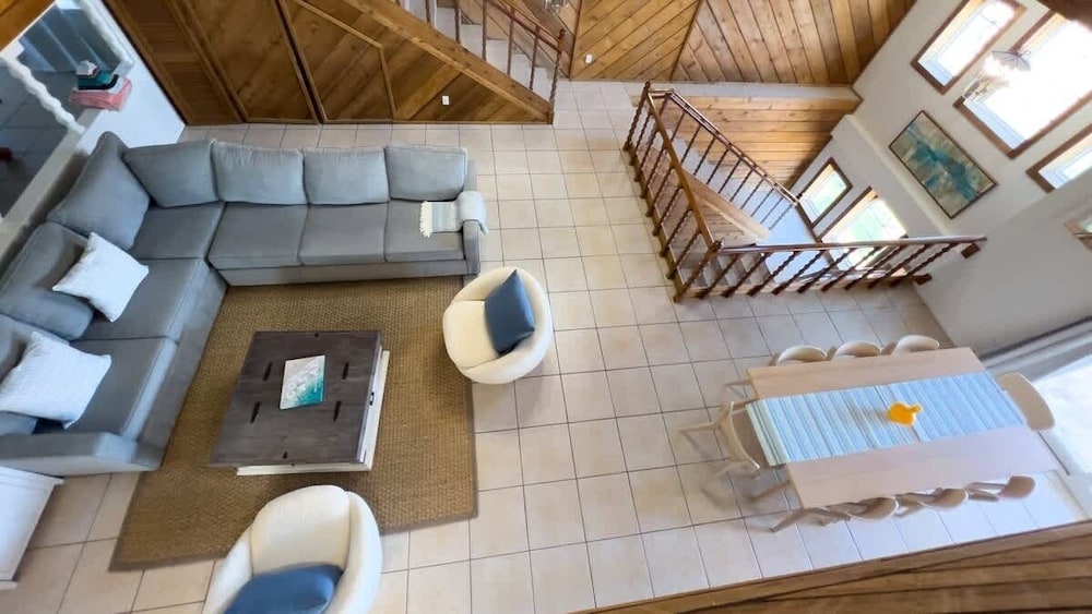 Fun Retro Island Vibe Sleeps 17 Beach 1 Block 4 Bedroom Home