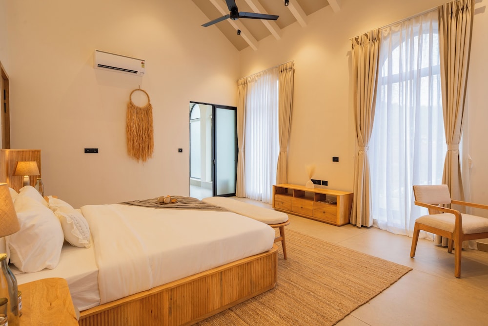 ELIVAAS Ekam | Luxe 4 BHK Villa With Pvt Pool & Patio