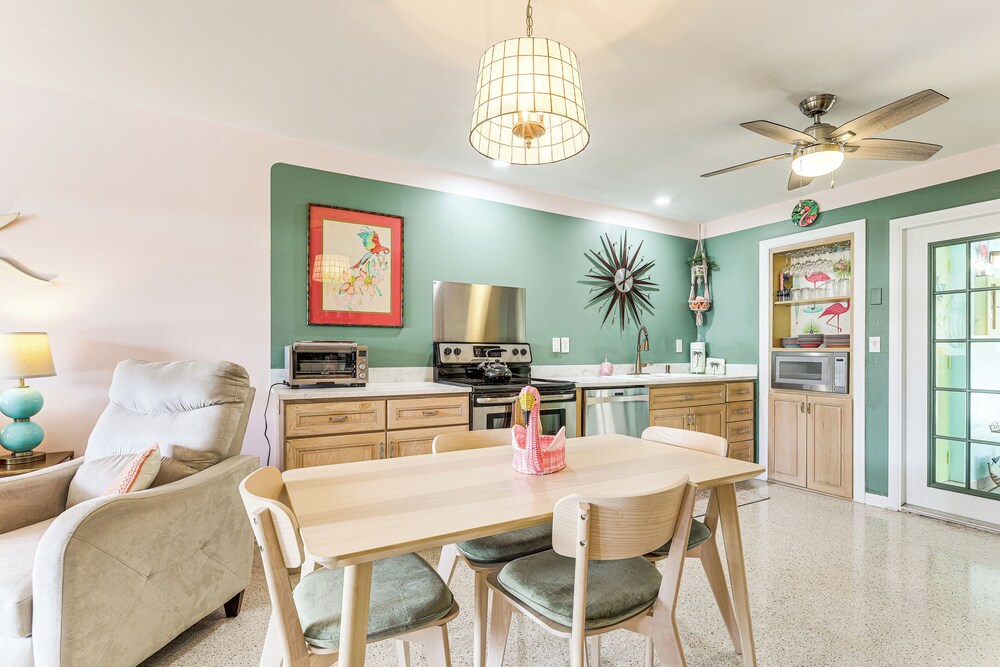 4 Mi to Beaches: Vibrant Stuart Villa w/ Patio!