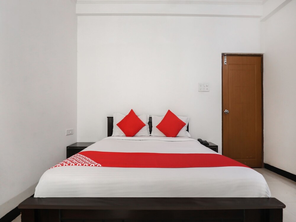 OYO 29638 Gmr 18 Hotel