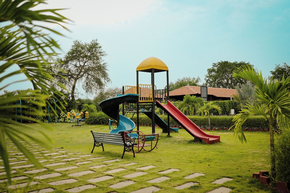 AKAY Resort & Villas