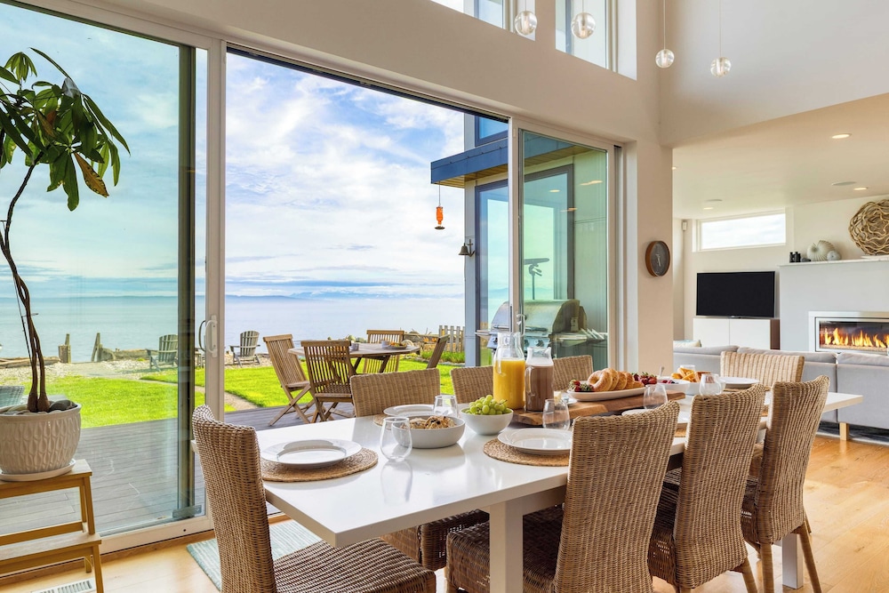 Chic Whidbey Island Waterfront Home w/ Hot Tub, Firepits + Views