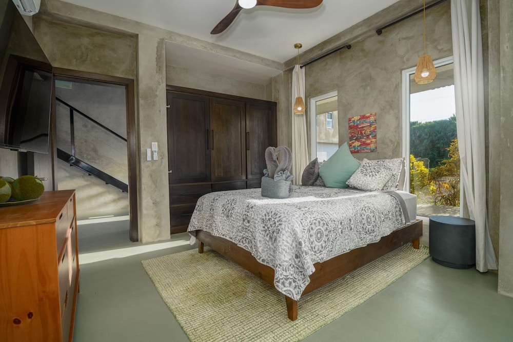Conmigos 3 Bedroom Condo - Unit 1