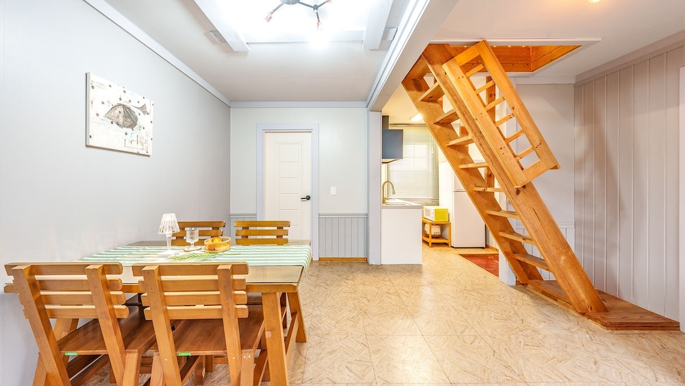 Gangneung Staydasiolgae Poolvillapension