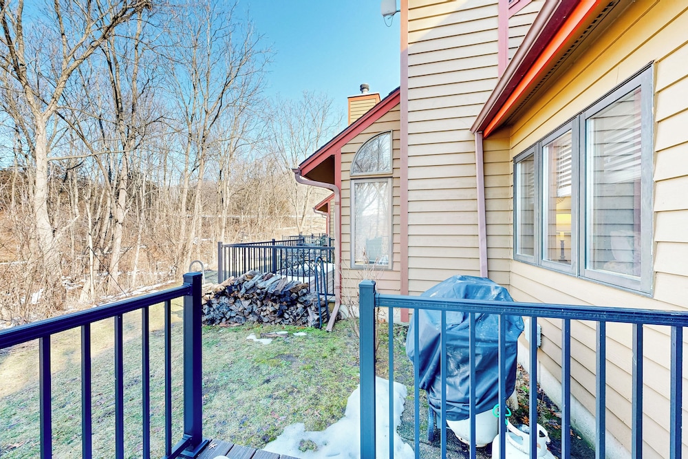 2BR Peaceful Home w/ Pool, Golf, Marina, W & D