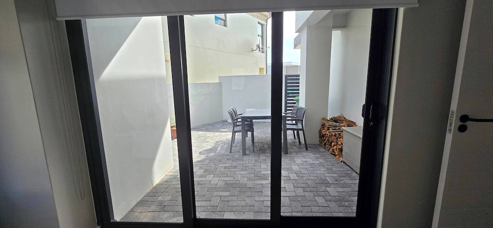 Seaside Retreat in Langebaan With Hot Tub and BBQ