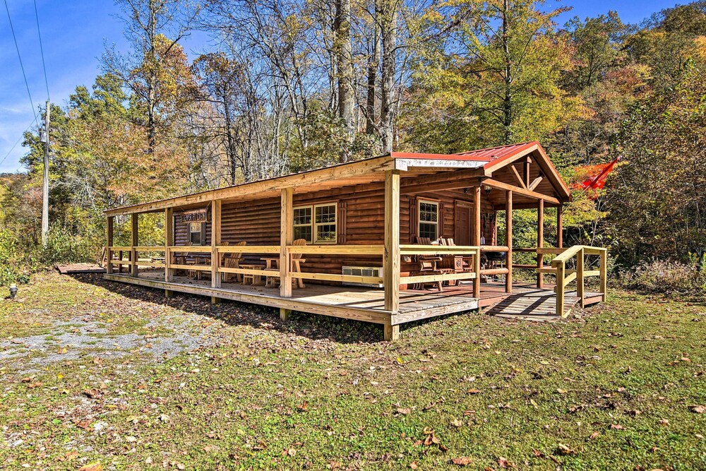 Parsons Semper Fi Cabin w/ Fire Pit!