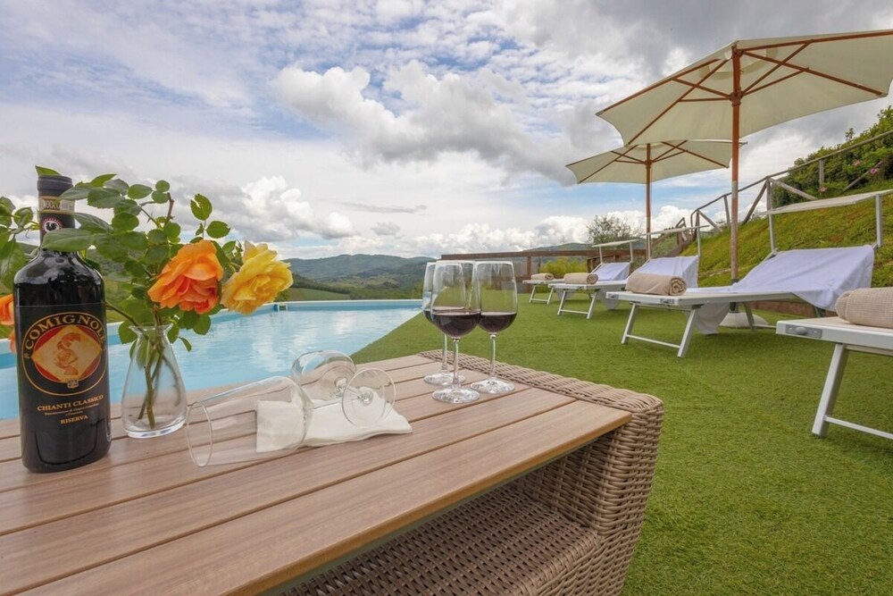 Villa Chianti With Pool Near The Vineyard