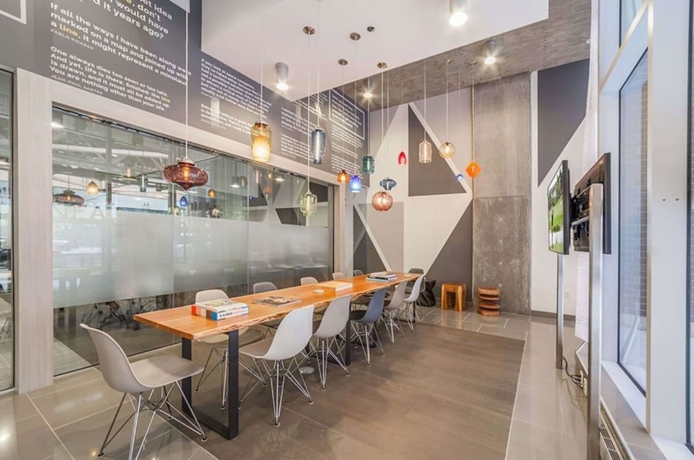Riverwalk Apt Best Location Modern Luxury