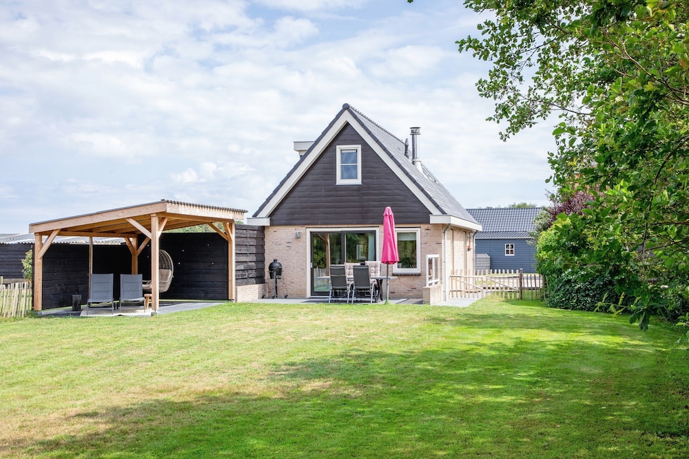 2 Cosy Homes With Wellness Garden