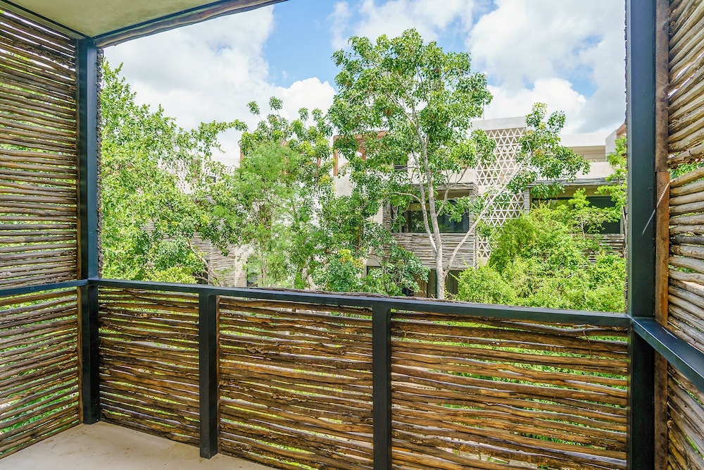 Eco-sustainable Luxury Between Beach Hotspots & Tulum Town by Stella Rentals