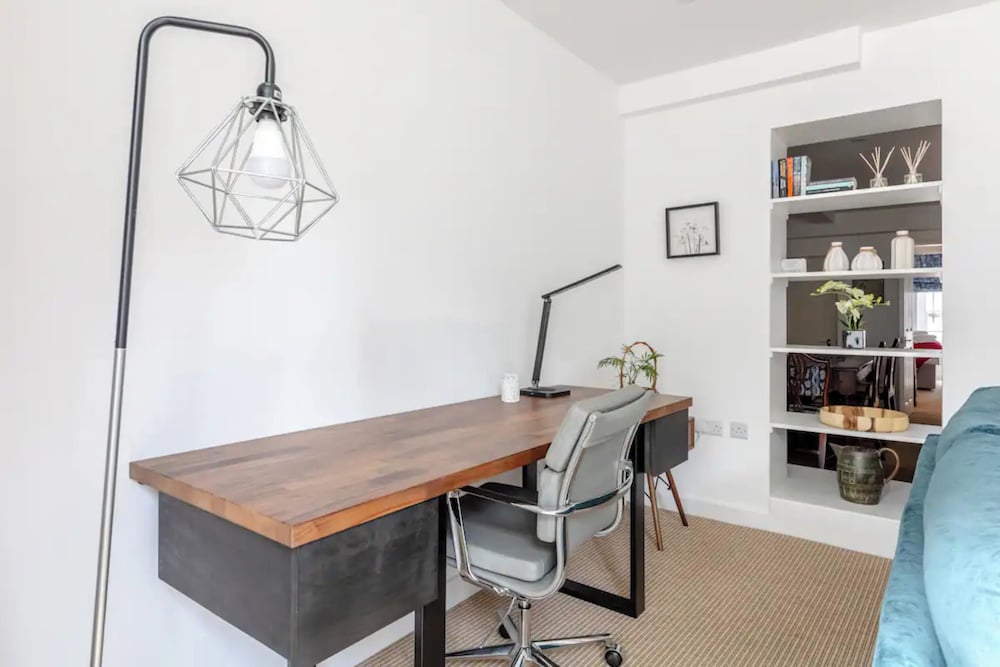 Beautifully Refurbished 2BD Flat- Clapham