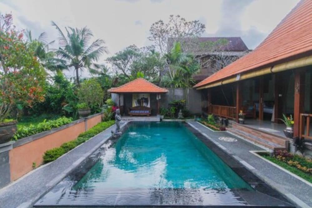 Sari Bamboo Bungalows