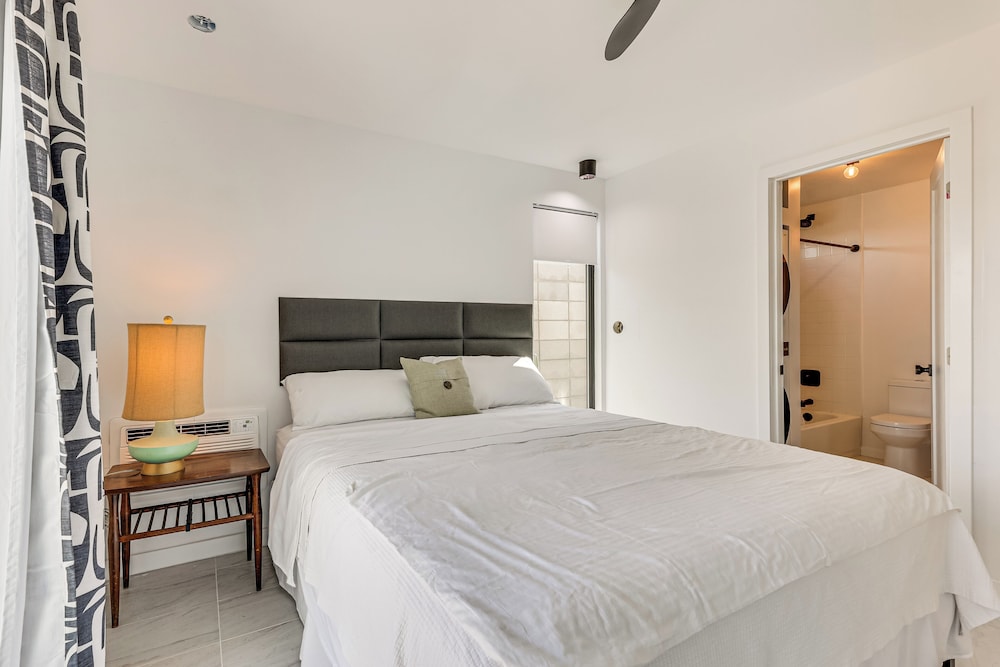 Walkable Downtown Chandler Oasis w/ Private Patio