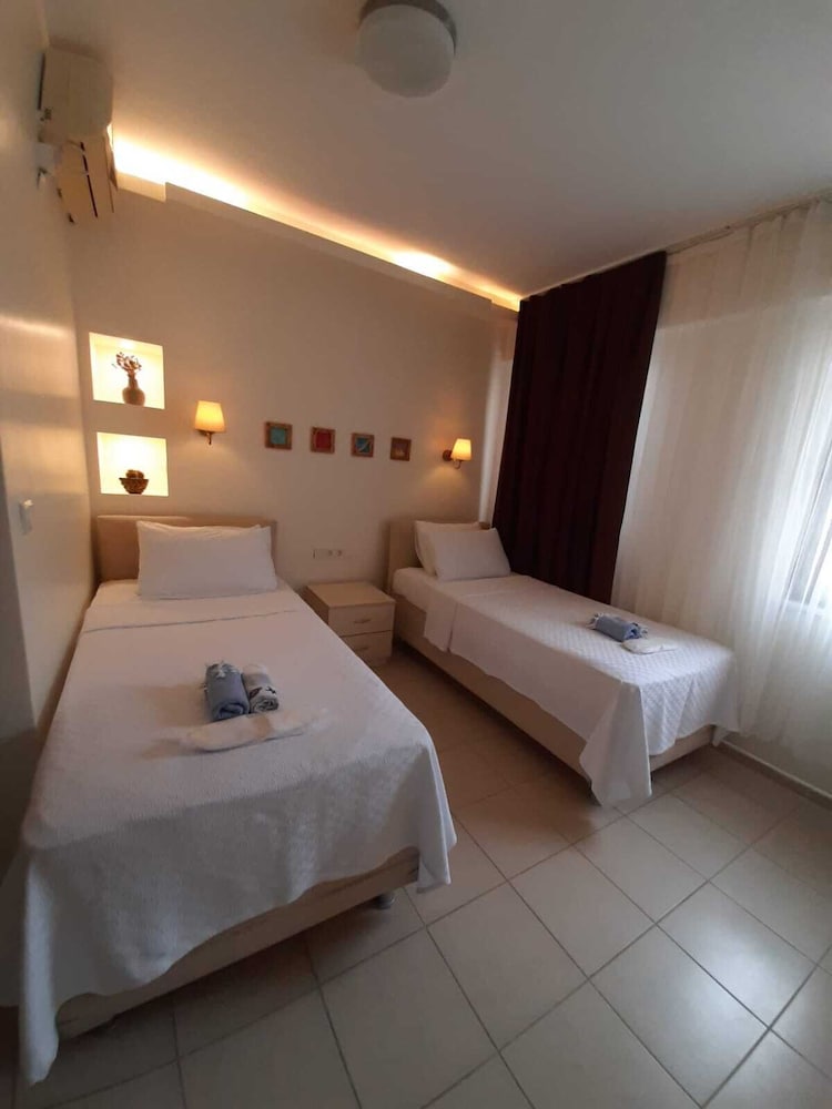 Delos Otel