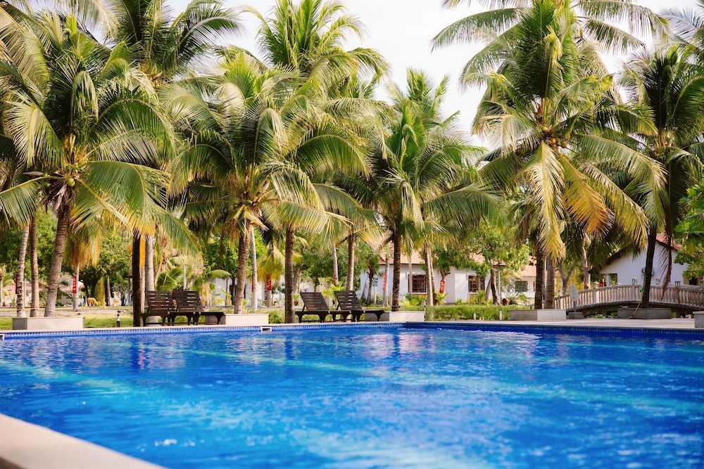 Dat Lanh Resort