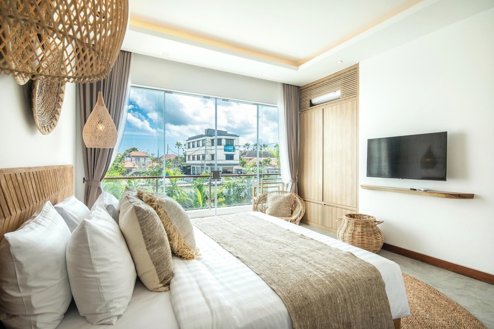 Brand New 4br Villa 400 to Finns Canggu