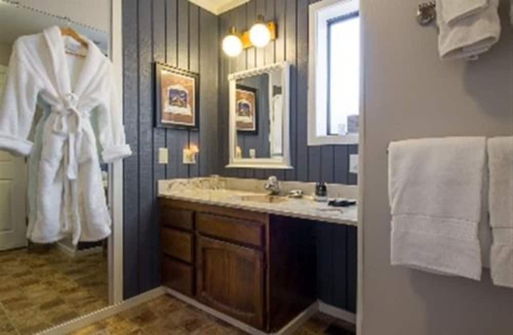 Ashland Vacations - Oak Hill Bed Breakfast - Property Image 18