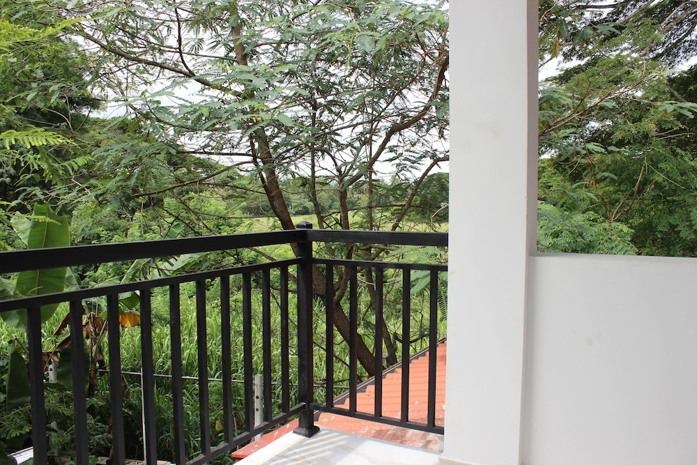 White House Holiday Home view 4