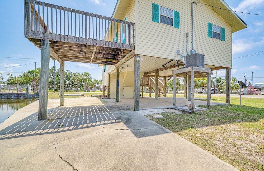 Gulf of Mexico Beach Cottage: Walk to Boat Ramp! view 5