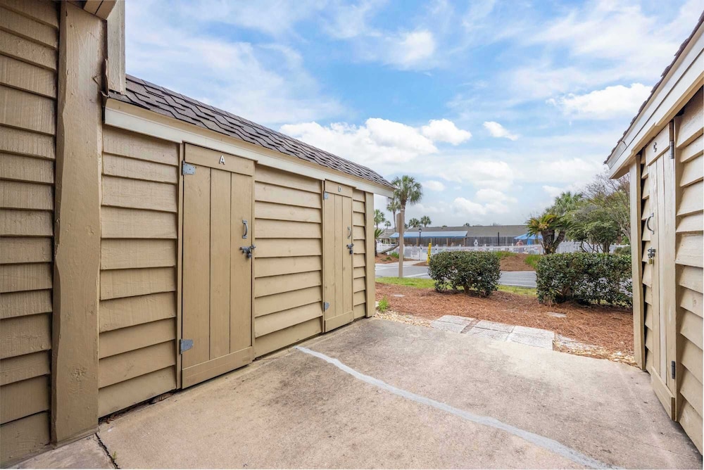 Seascape - Across From Pool and Tennis - Beach