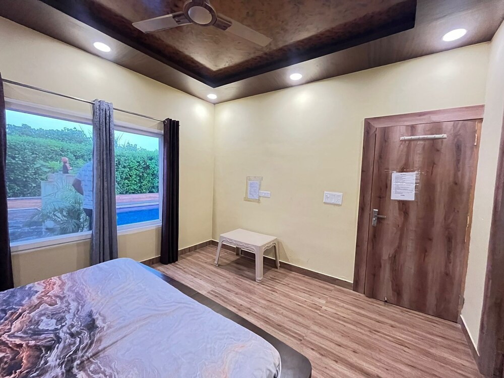 GoBravo 37 - 2Bhk Farm with Pool & Garden Sec150 Noida view 4
