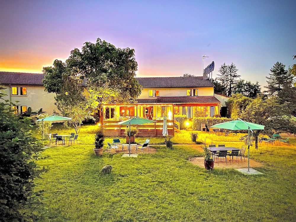 Hotel Hôtel Restaurant Le Mont Brouilly - Image 1