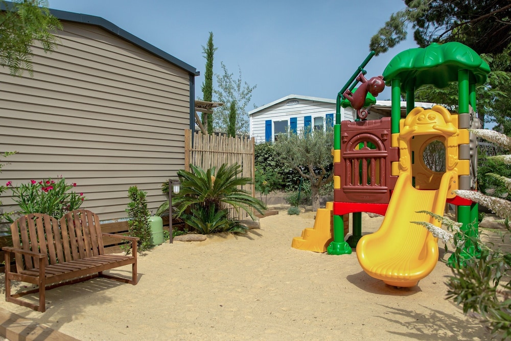 Mobile Home Near Beach