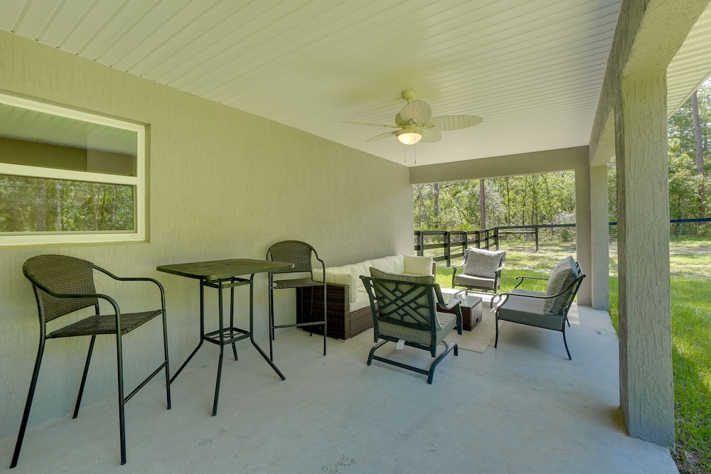 Pet-friendly Home w/ Fenced Yard in Dunnellon