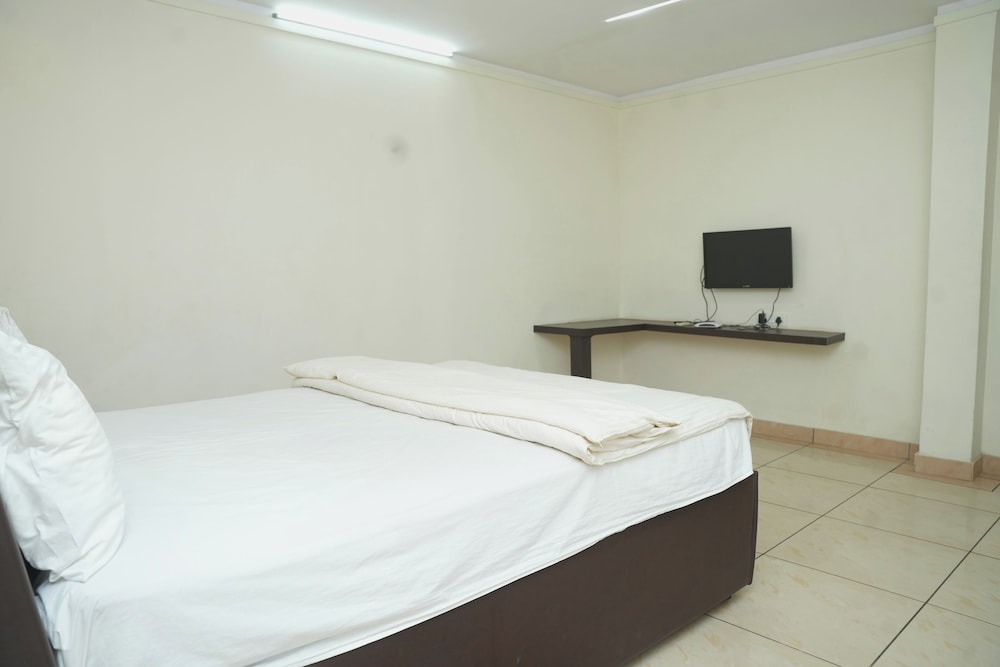 Hotel Grand Leela Krishna