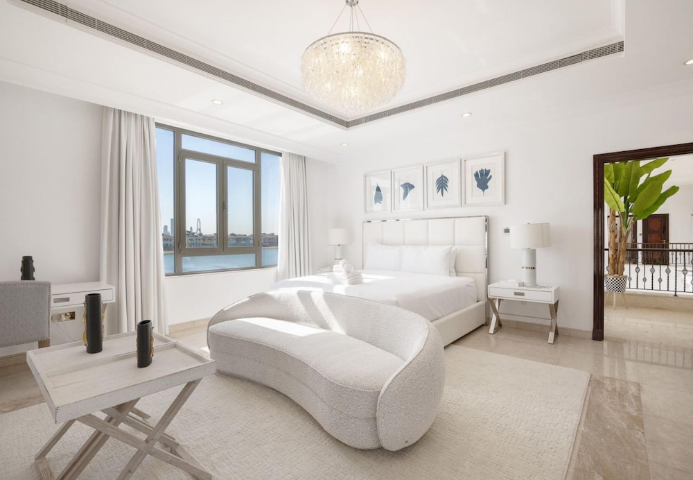 Villa on Beach w Private Pool The Palm Jumeirah