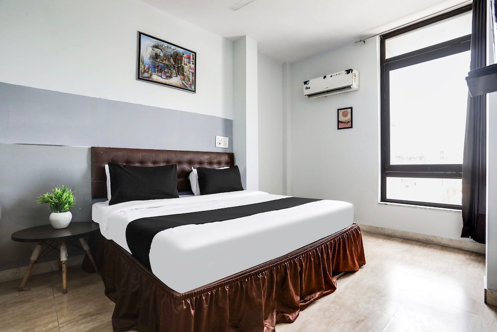 Stylish Stays Near Isbt Dehradun