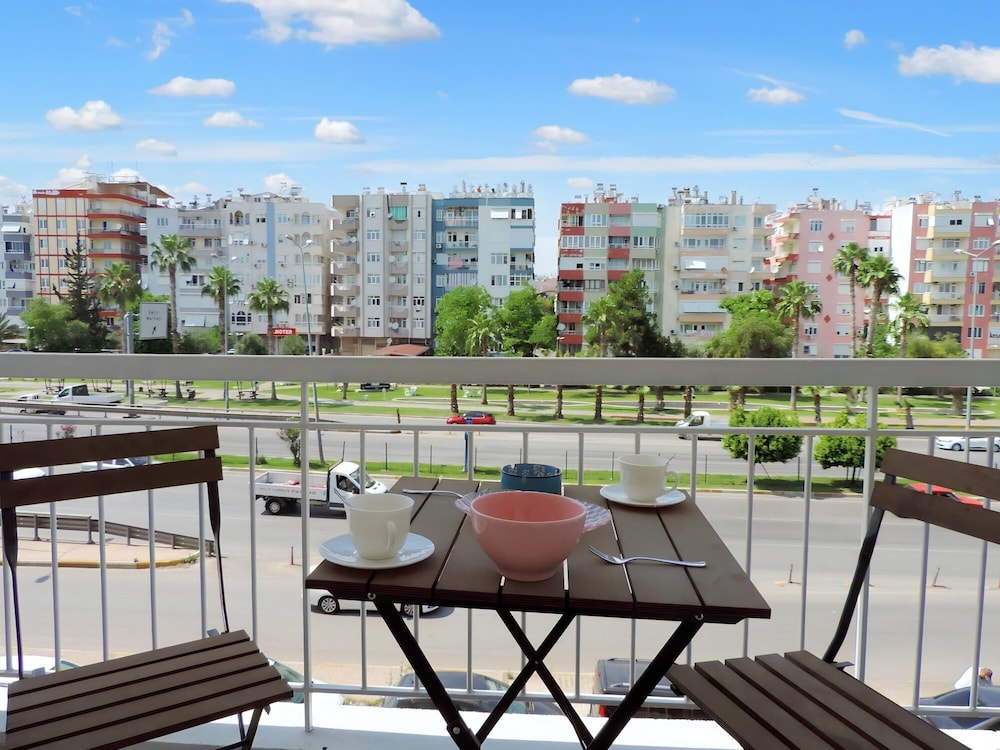 Centrally Located Flat 5 min to Ozdilekpark Mall