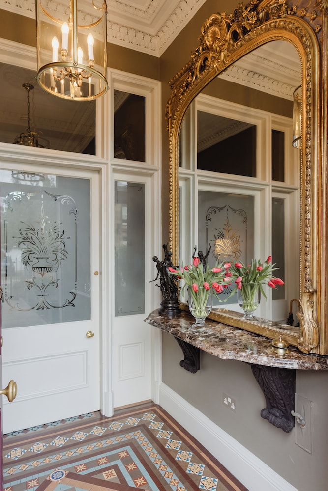 Private and Prestigious Luxury Home