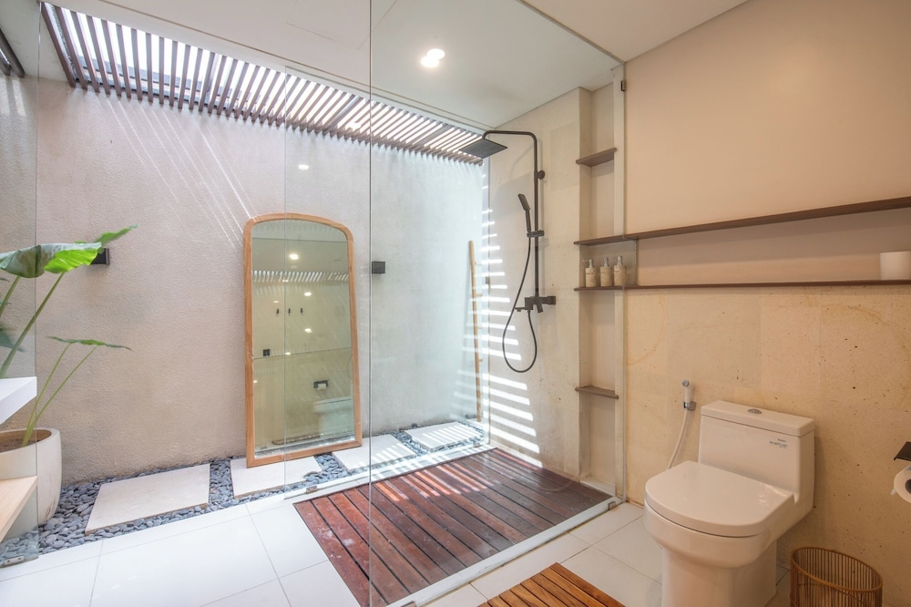 Elegant 3BR Escape Canggu AC 5min Shore