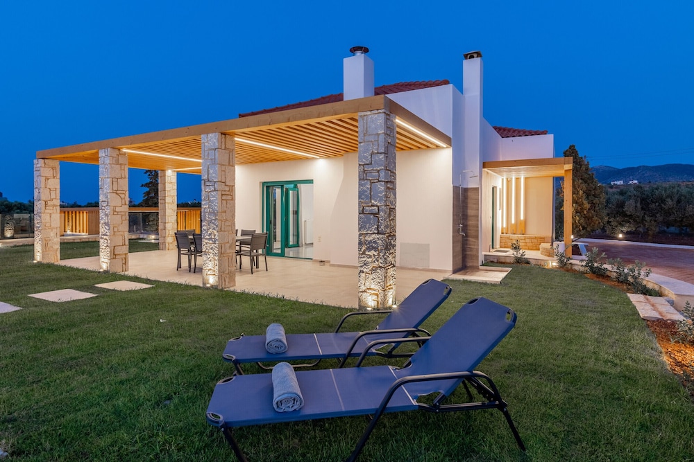 Sandi Villa