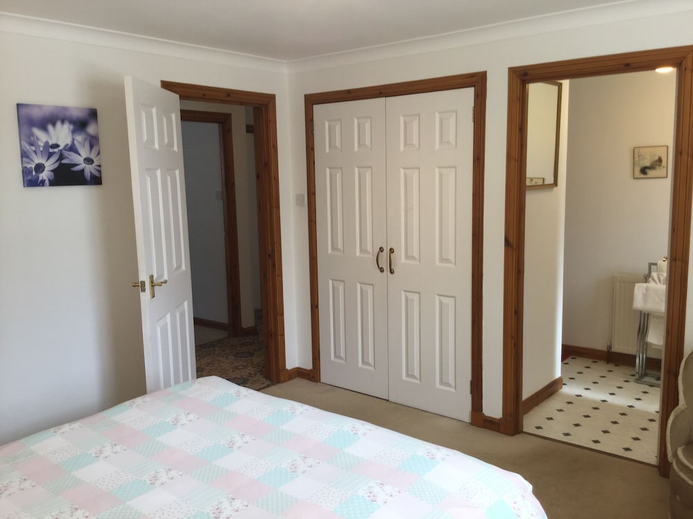 Inverness Apartments - Golf View