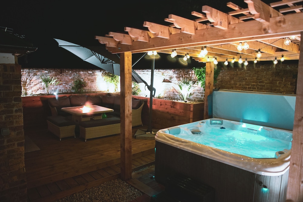 Ramsgate Vacations - Cheesemans farm house stables - Property Image 3