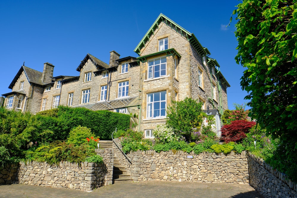 Corner Beech House