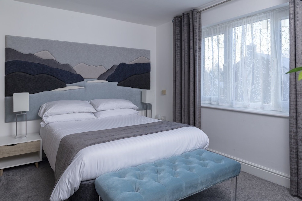 River Court Apartments LETS