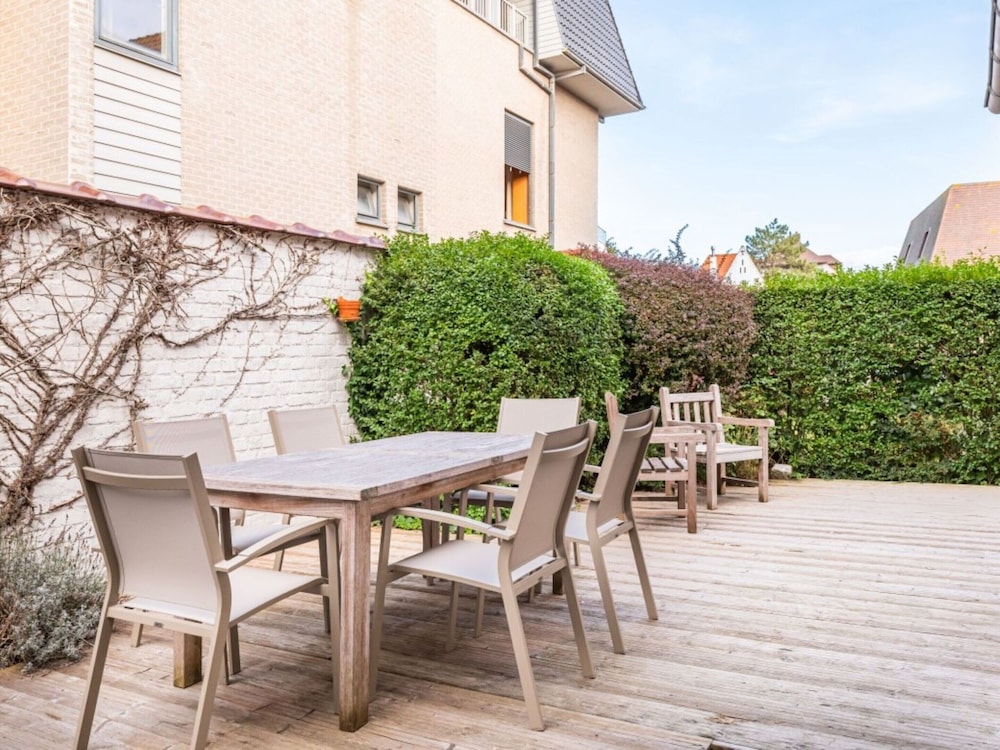 Villa Near De Panne Beach With Sea Views
