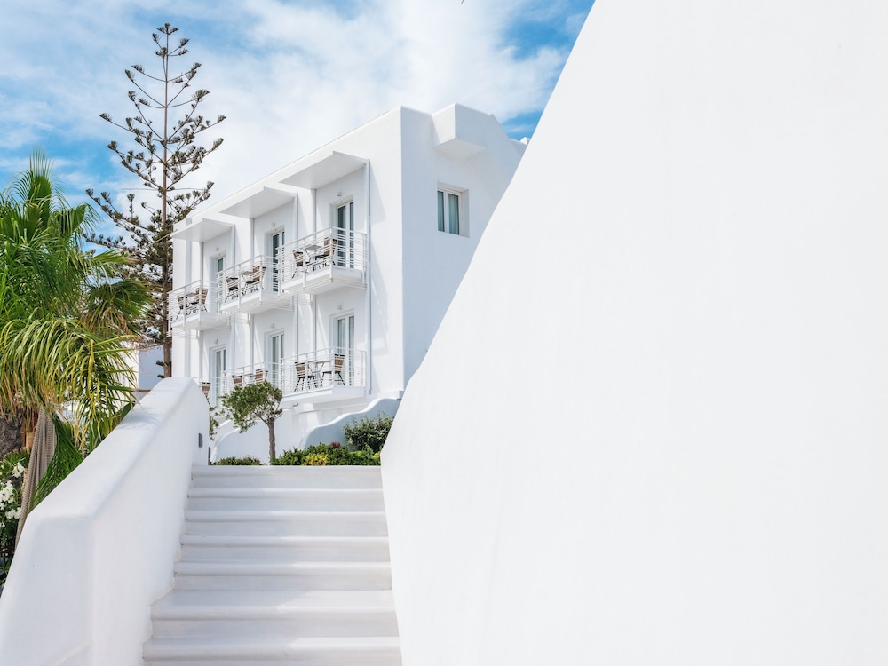 Hotel Akkadian Gay Boutique Hotel - Image 1